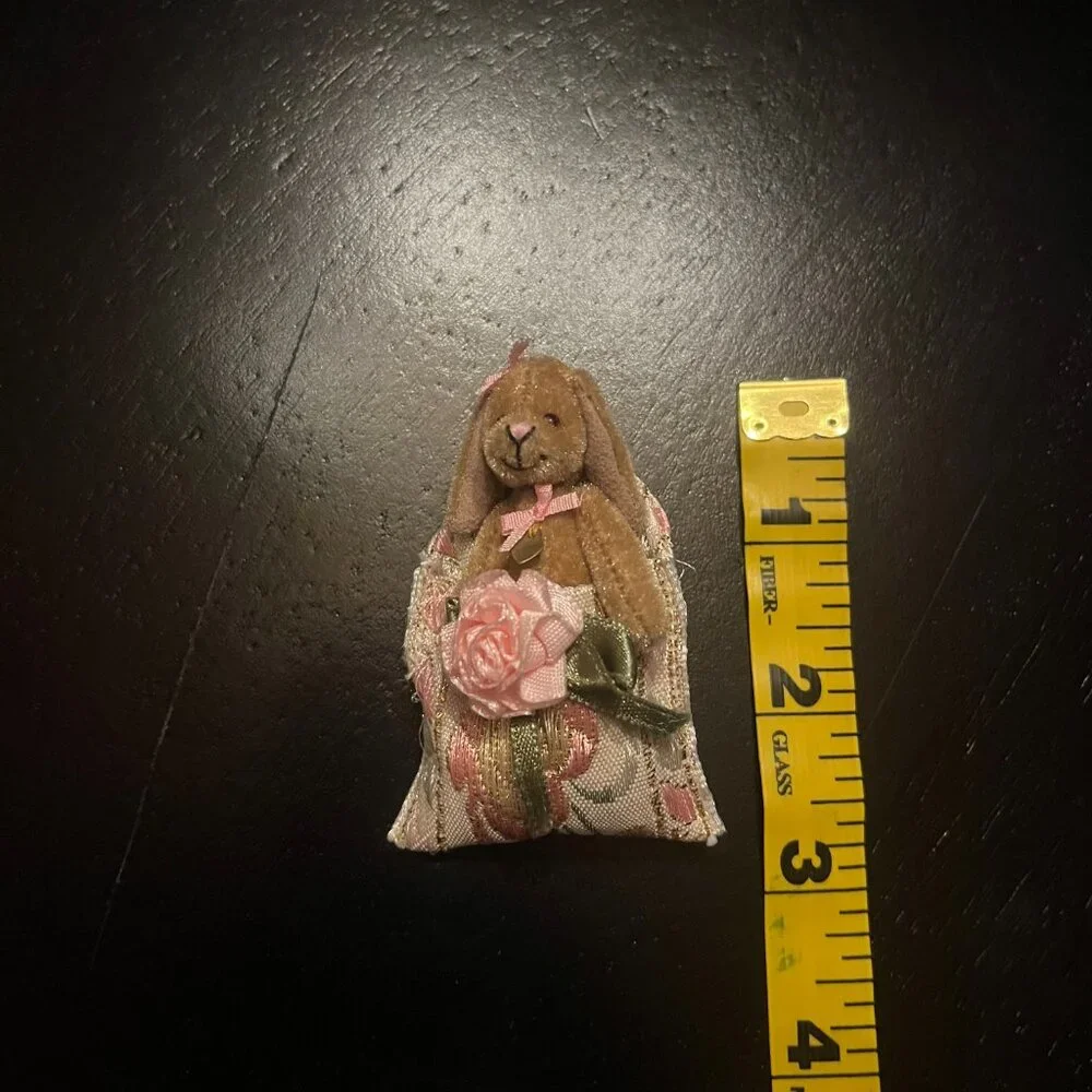 Vintage Fabric Bunny Pin in Fabric Pouch